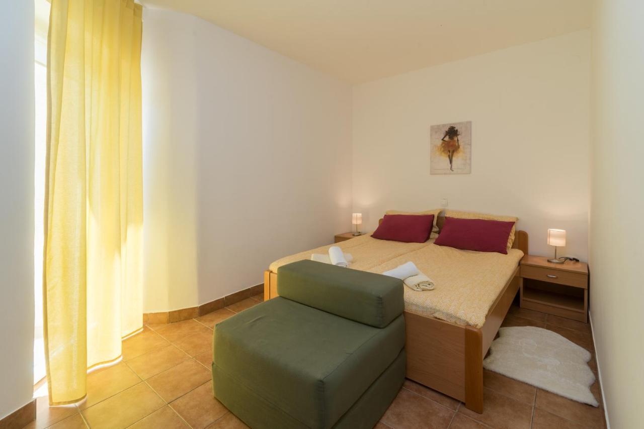 Apartments Bogdanic Krk I Krk Town Kültér fotó
