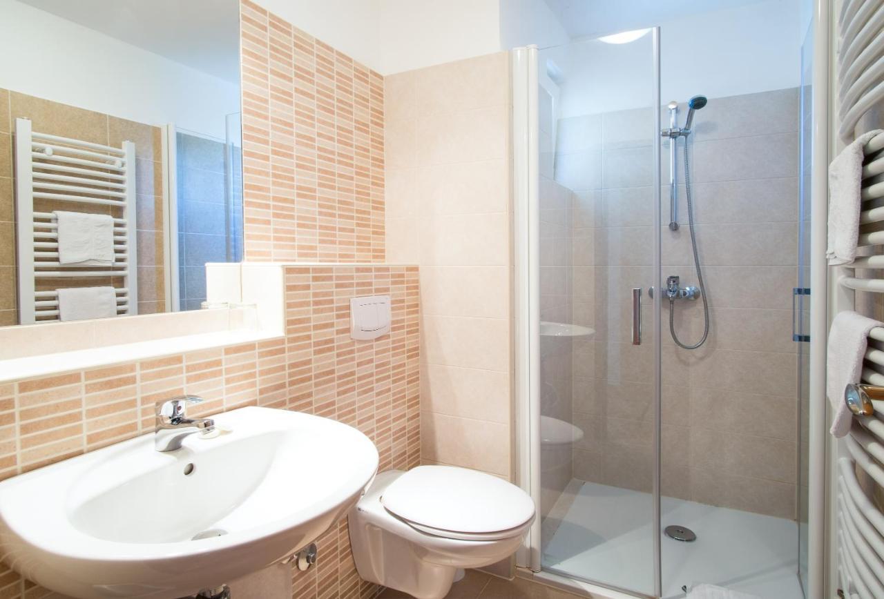 Apartments Bogdanic Krk I Krk Town Kültér fotó