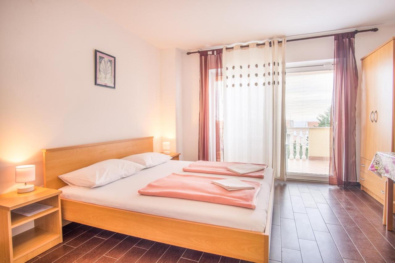 Apartments Bogdanic Krk I Krk Town Kültér fotó