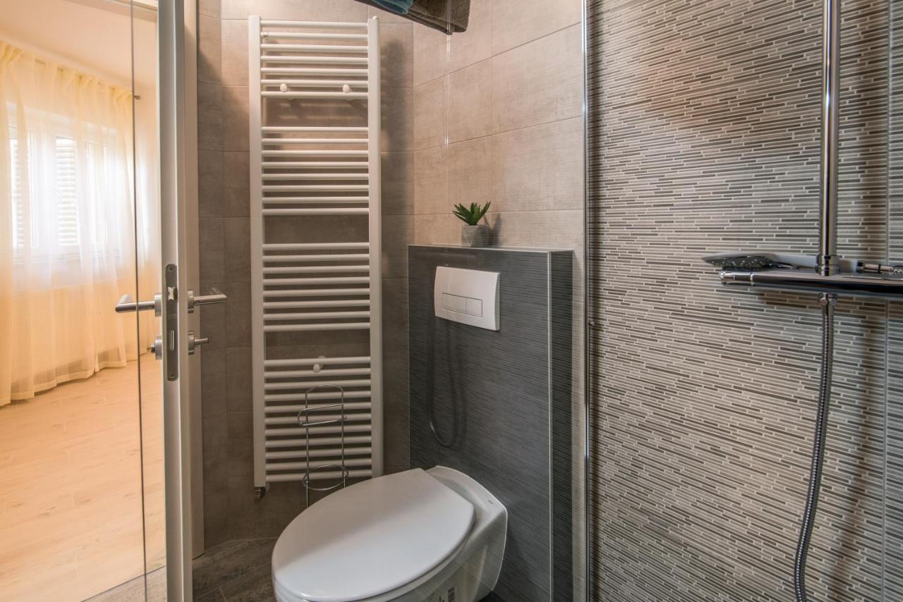 Apartments Bogdanic Krk I Krk Town Kültér fotó