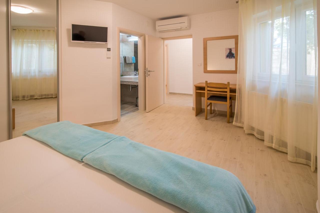 Apartments Bogdanic Krk I Krk Town Kültér fotó
